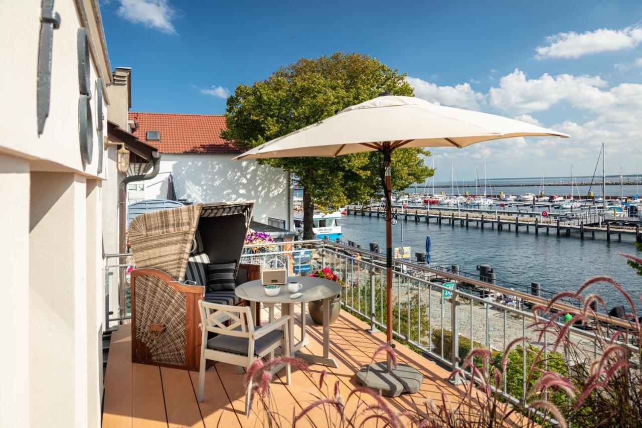Kapitaenshaus In Wasserlage! Traumapartments Warnemuende Росток Экстерьер фото
